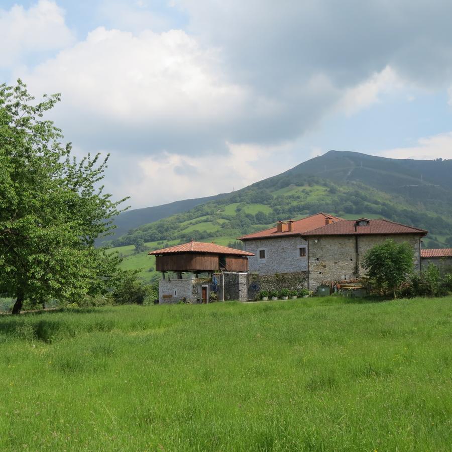 Agroturismo La Casona De Belmonte Ovinana  Exterior photo